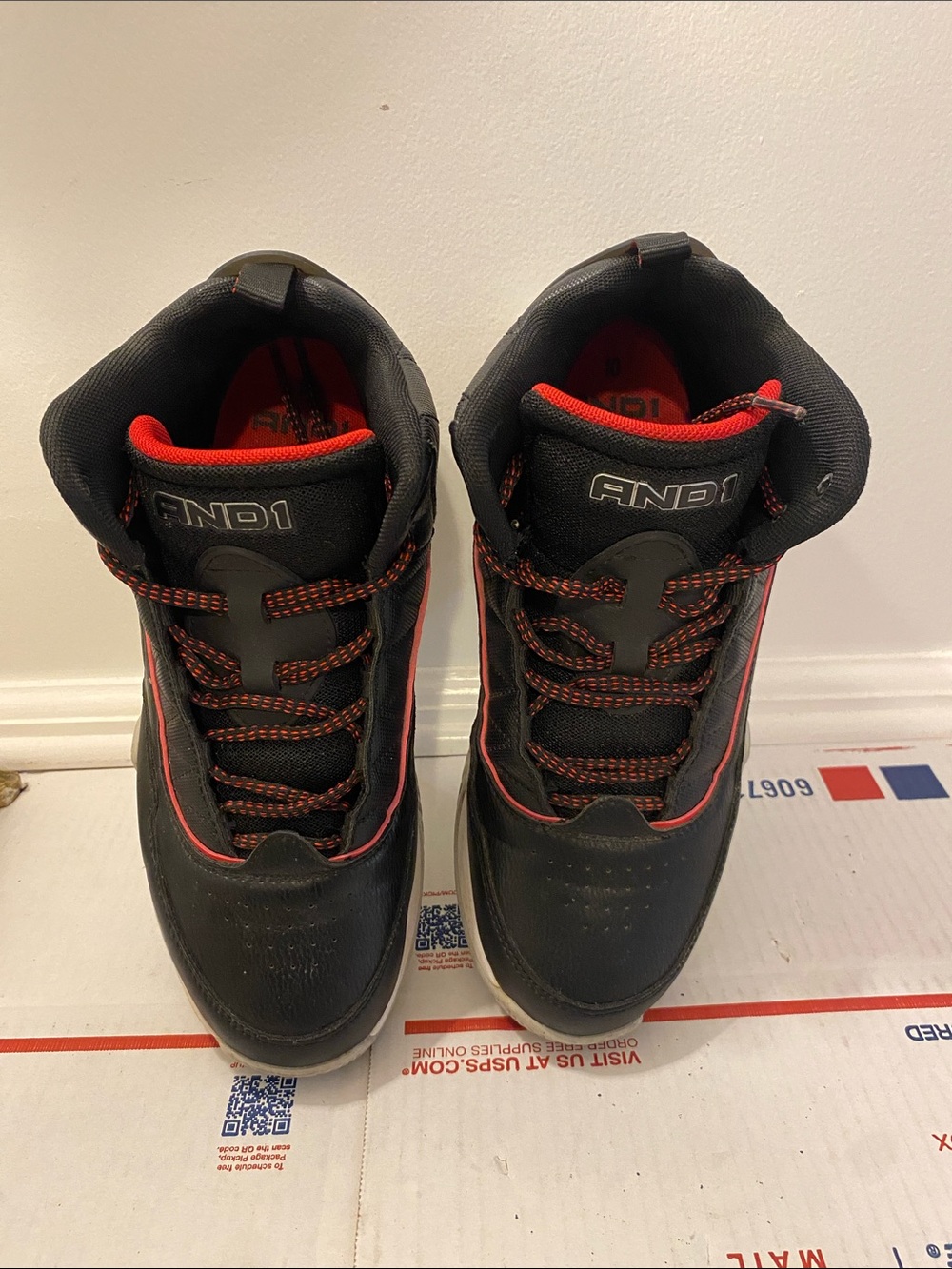 Andi size 10 Sneakers good condition